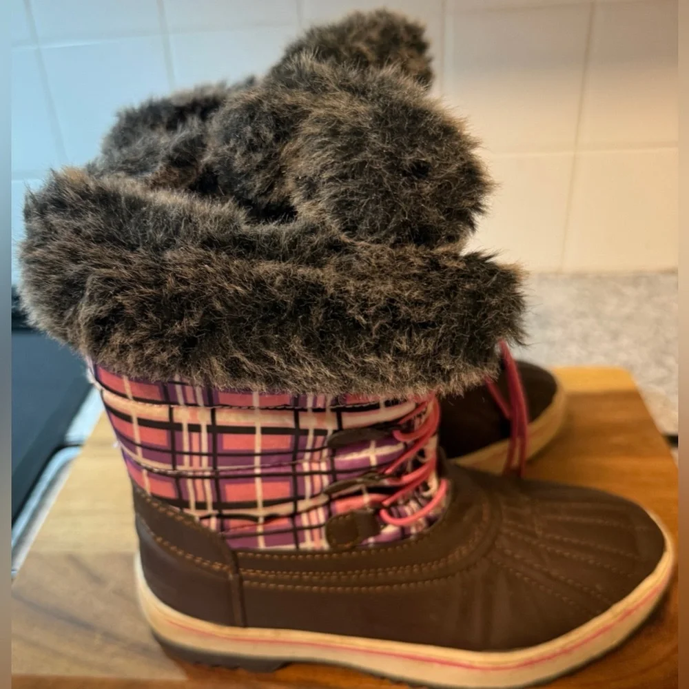 Tamarack | Girls Pink Plaid Lined Winter Boots w/Pink Bungee Lace, Size 3